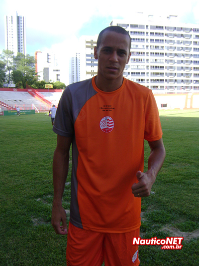 Confira em primeira mÃ£o o novo uniforme de treino do NÃ¡utic... on Twitpic